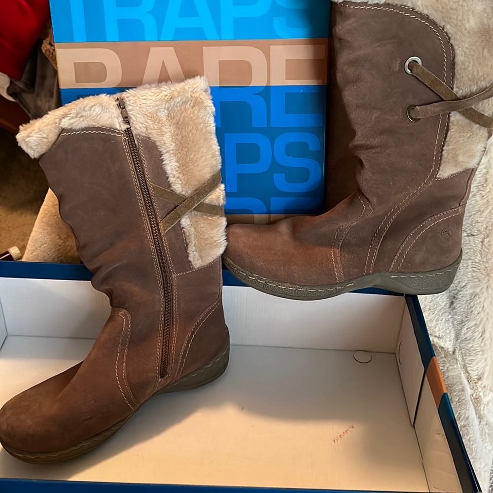 Bare Traps lined boots. Knee height.